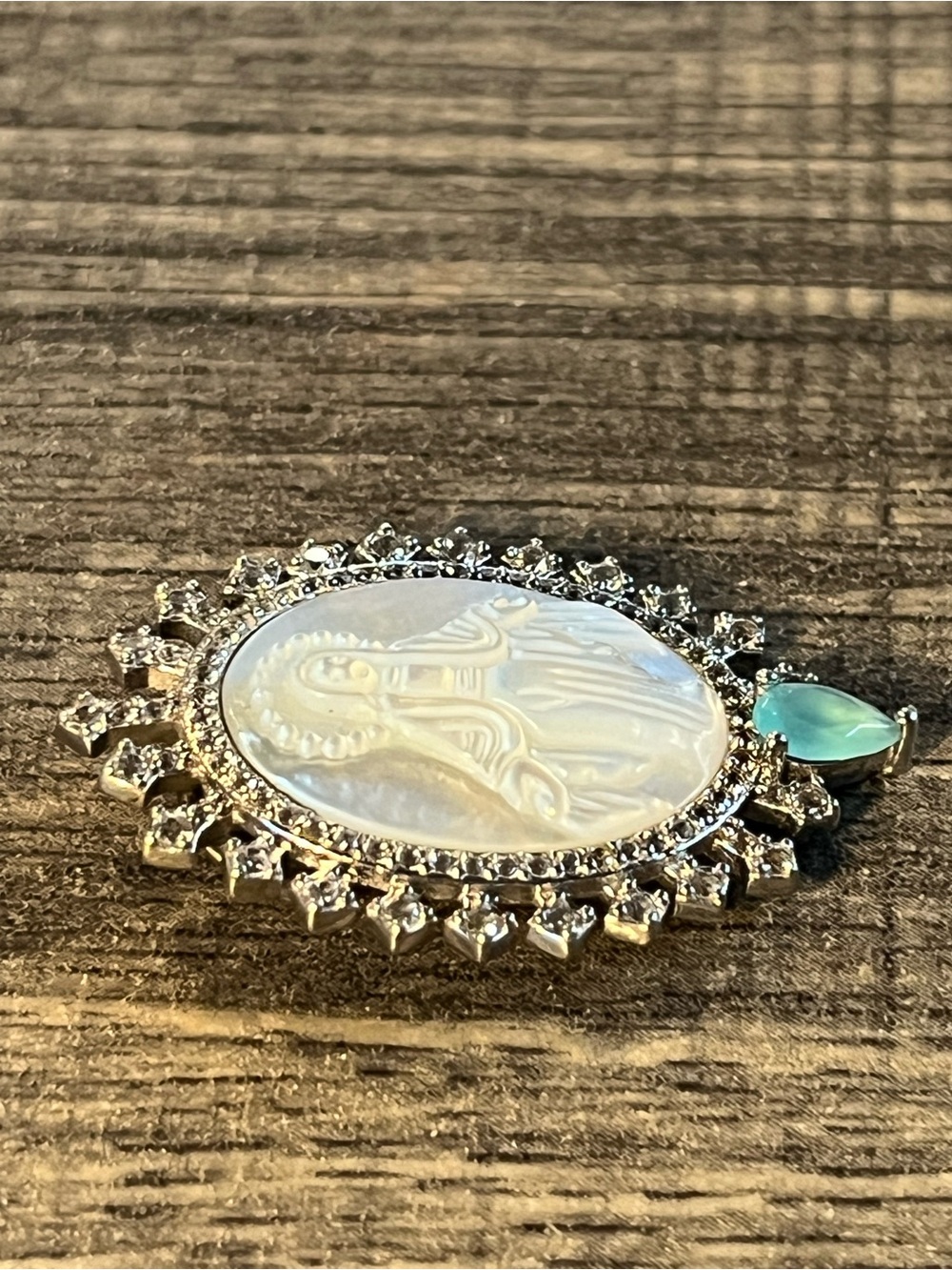 Sterling silver and cz Religious pendant. Mother of pearl and blue stone. Carved - Picture 2 of 6